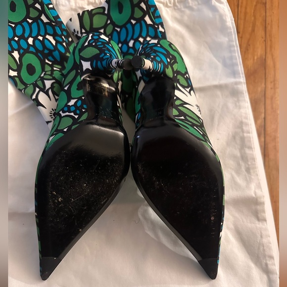 NIB $1,015+ BALENCIAGA Green Floral Pointy Toe Mid Stretch  Balenciaga Green and Blue Floral Patterned, Pointy Toe Heeled Boots